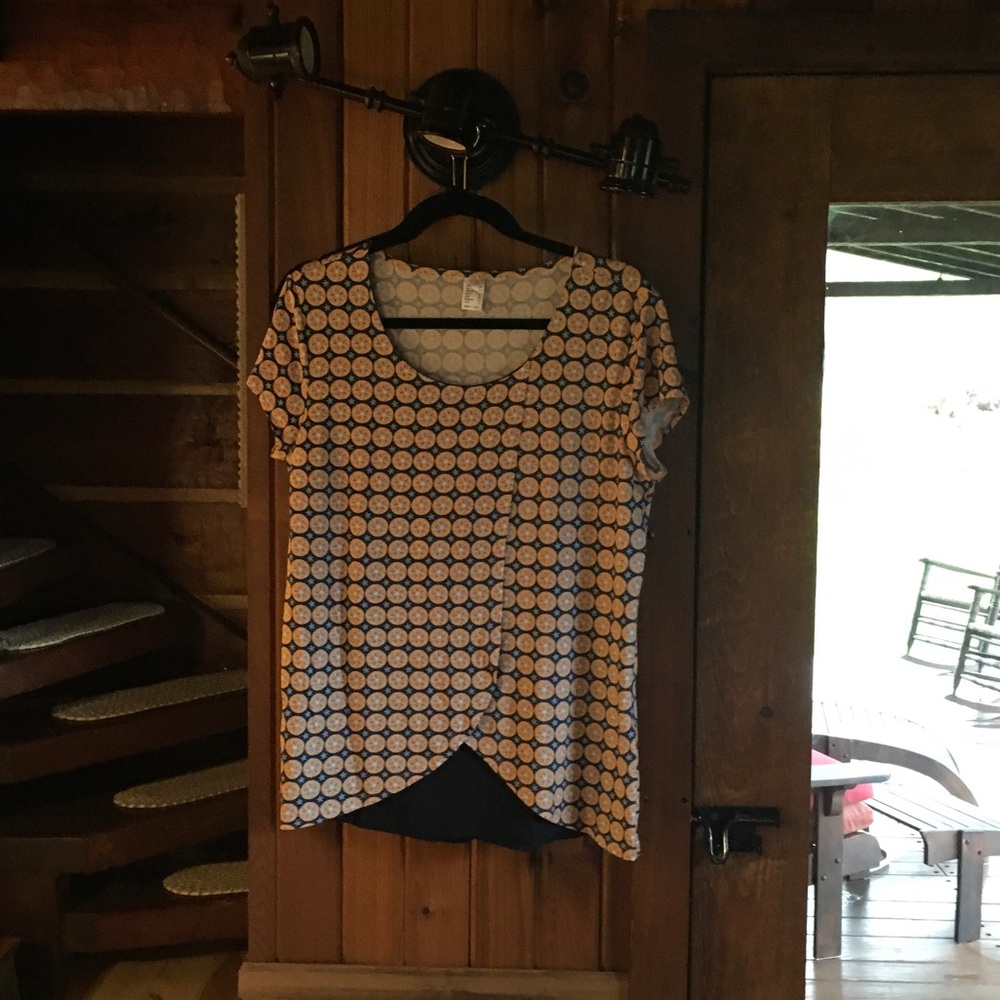 Elegant Women's Geometric Short Sleeve Top
